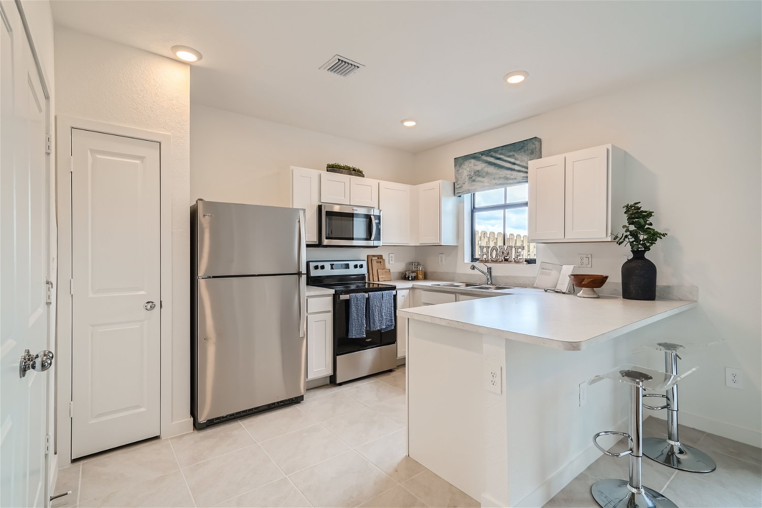 Palm Cay - image 16