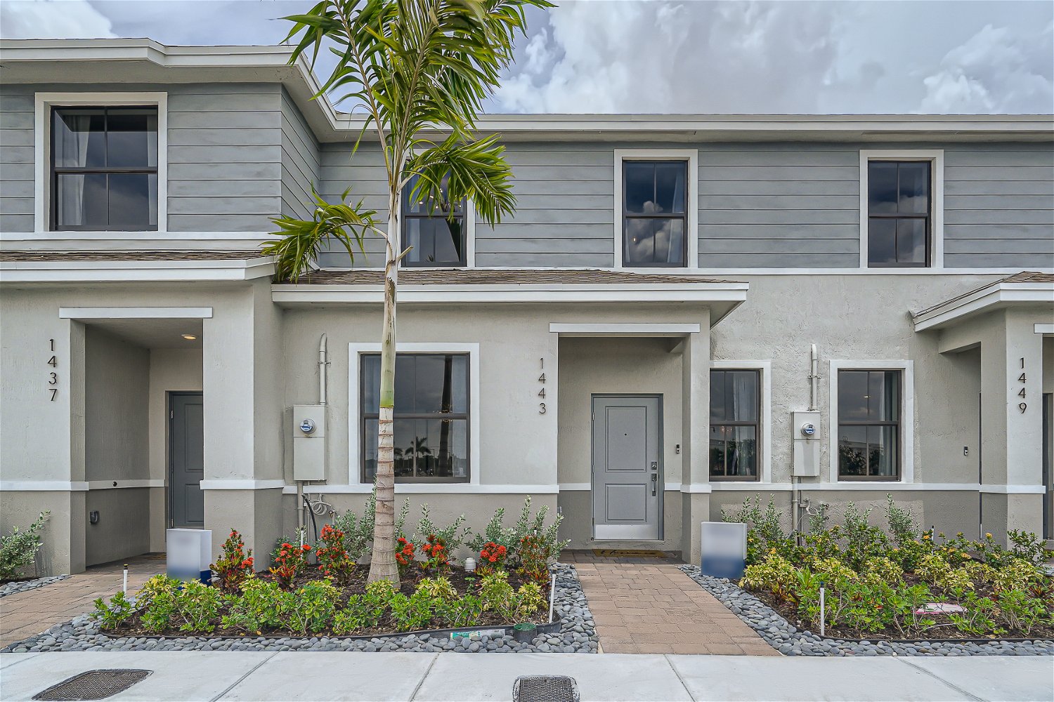 Palm Cay - image 1