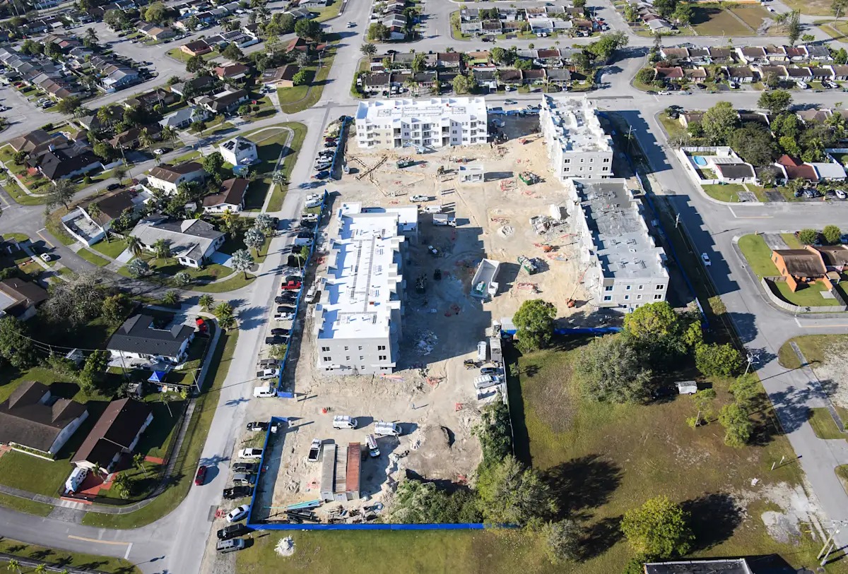 Royal Pointe Apartment Homes - image 5